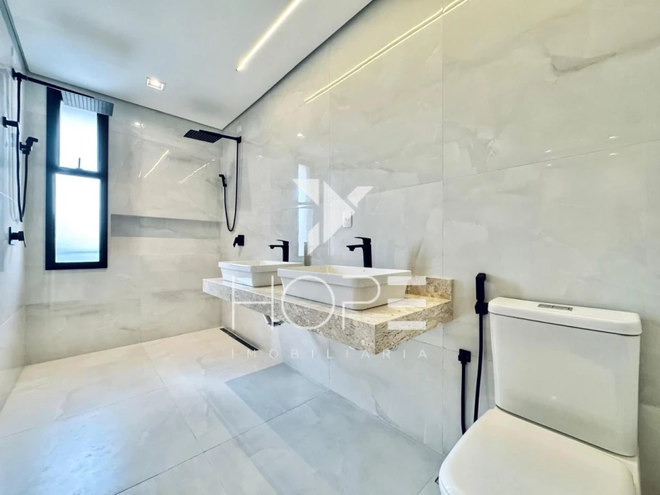 Sobrado Novo de 3 Suítes à Venda no Araçari – Parque Tauá – Londrina