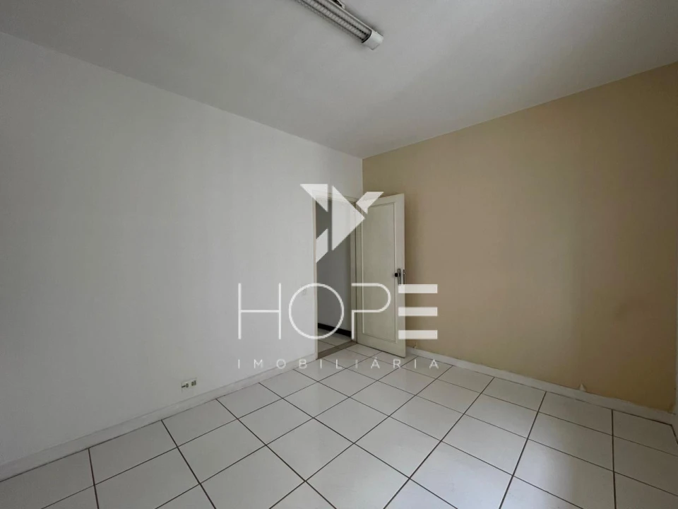 Sobrado Comercial e Residencial para Venda e Locação – 5 Quartos (2 Suítes) – Centro – Londrina/PR 