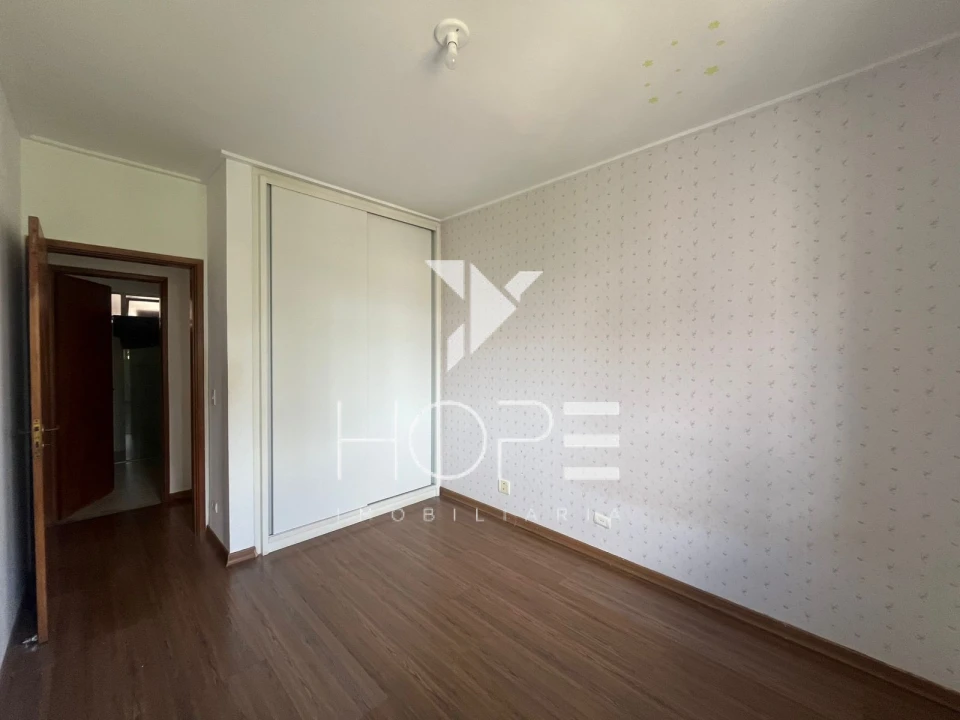 Imagens do imóveis Apartamento à Venda - 98 m² - Residencial Ilha do Sol - Região Central de Londrina PR - Sala Ampla com Sacada