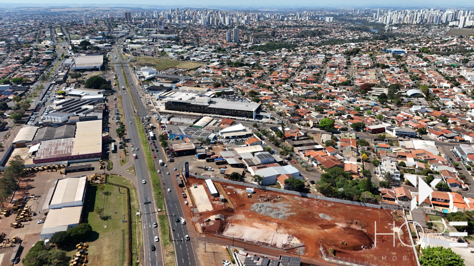 Imagens do imóveis Galpão/Barracão de 6.817 m² na Avenida Tiradentes, Londrina – Venda e Locação