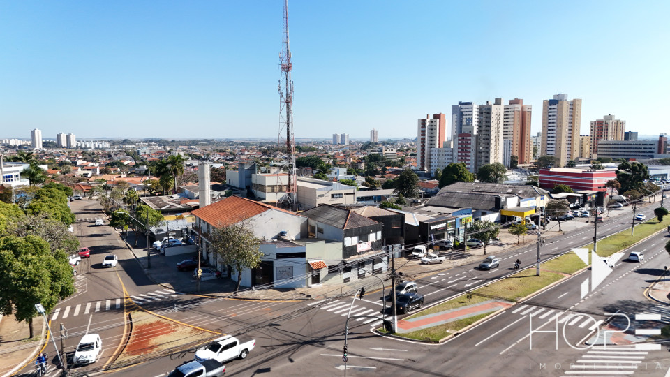 Imagens do imóveis Invista em Localização : Amplo espaço Comercial de 2.000 m² para Demolição ou Novo Projeto