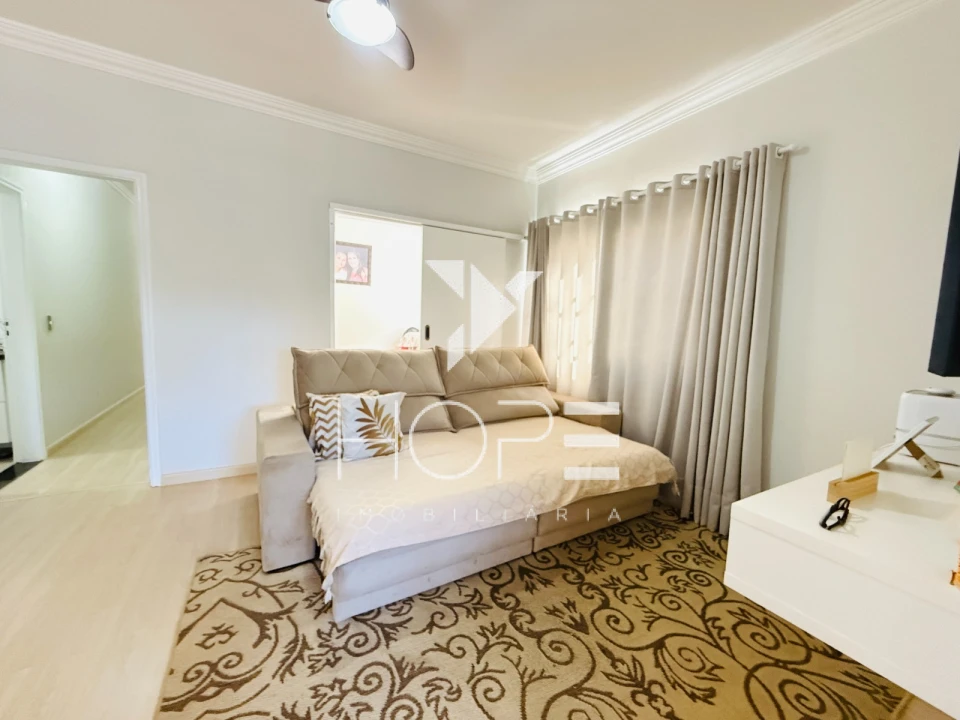 Casa à venda – 3 quartos – 180 m² – Jardim Brasília – Londrina/PR