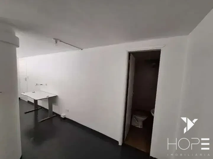 SALA COMERCIAL DE ESQUINA PARA LOCAÇÃO  NA AV. Juscelino Kubitscheck