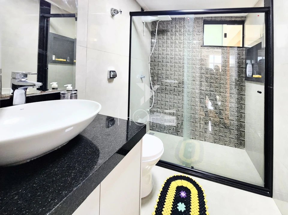 Condomínio Castelo Branco - apartamento à venda com 100m² - 3 quartos - 2 banheiros - 1 vaga - Jardim Bela Itália - Cambé PR