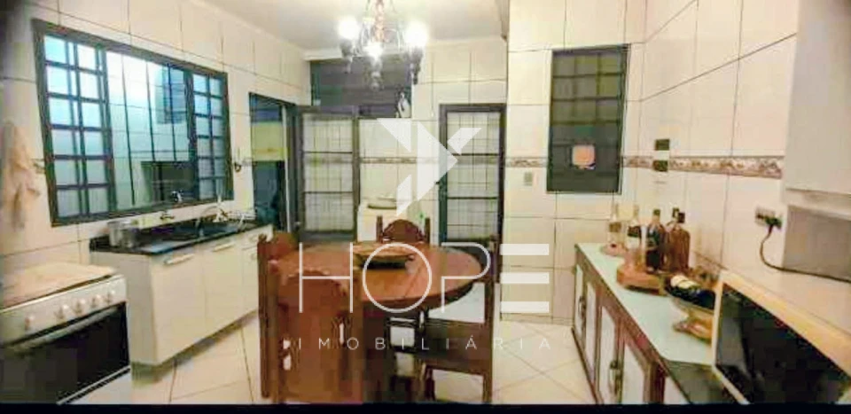 Barracão Comercial para Locação – 302 m² – Via Láctea – Londrina/PR