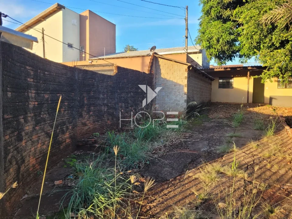 Imagens do imóveis Casa à venda com 367 m² - 2 quartos - 1 Banheiro- 3 Vagas - Residencial Quadra Norte - Londrina PR