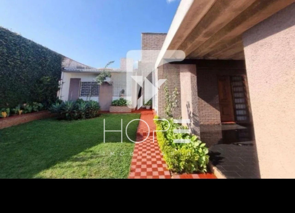 Casa à Venda – 167 m² – 4 Quartos (1 Suíte) – Petrópolis – Região Central – Londrina/PR