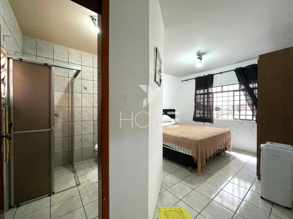 Imagens do imóveis Casa à Venda com Barracão Idependente – 3 Quartos (1 Suíte) – 317m² de Terreno – Pacaembu – Londrina/PR