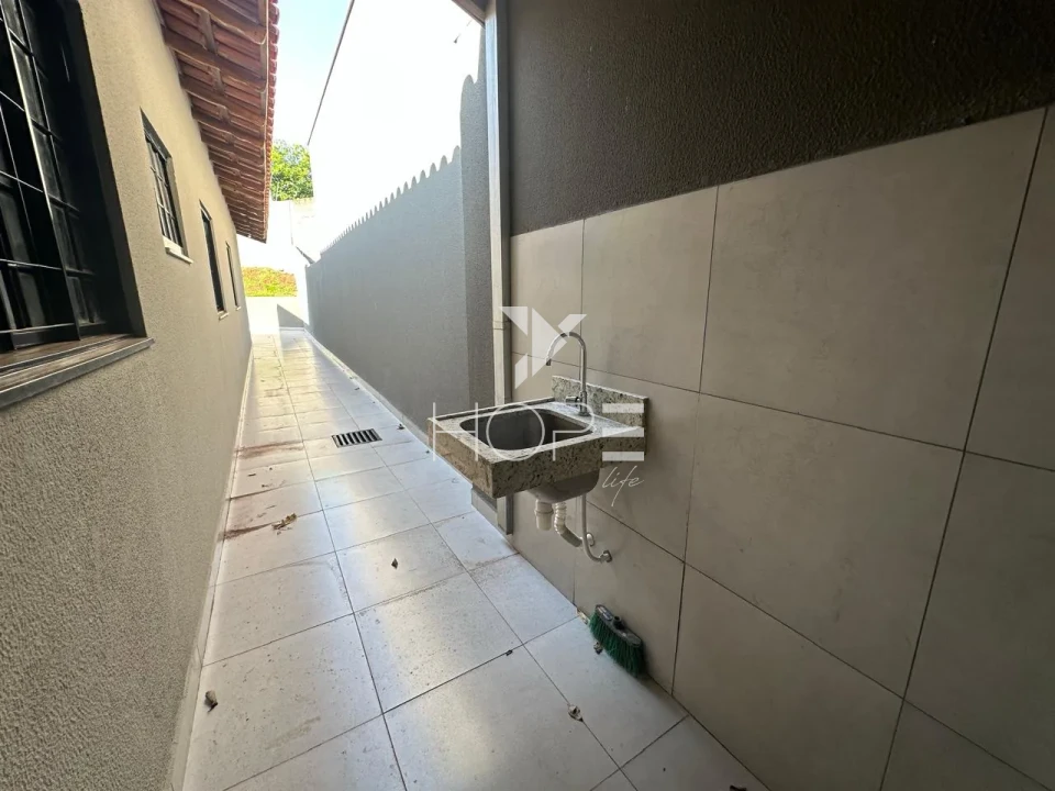Imagens do imóveis Casa Geminada à venda  03 quartos - 67 m² com quintal - Jd. Columbia - Londrina/Pr.