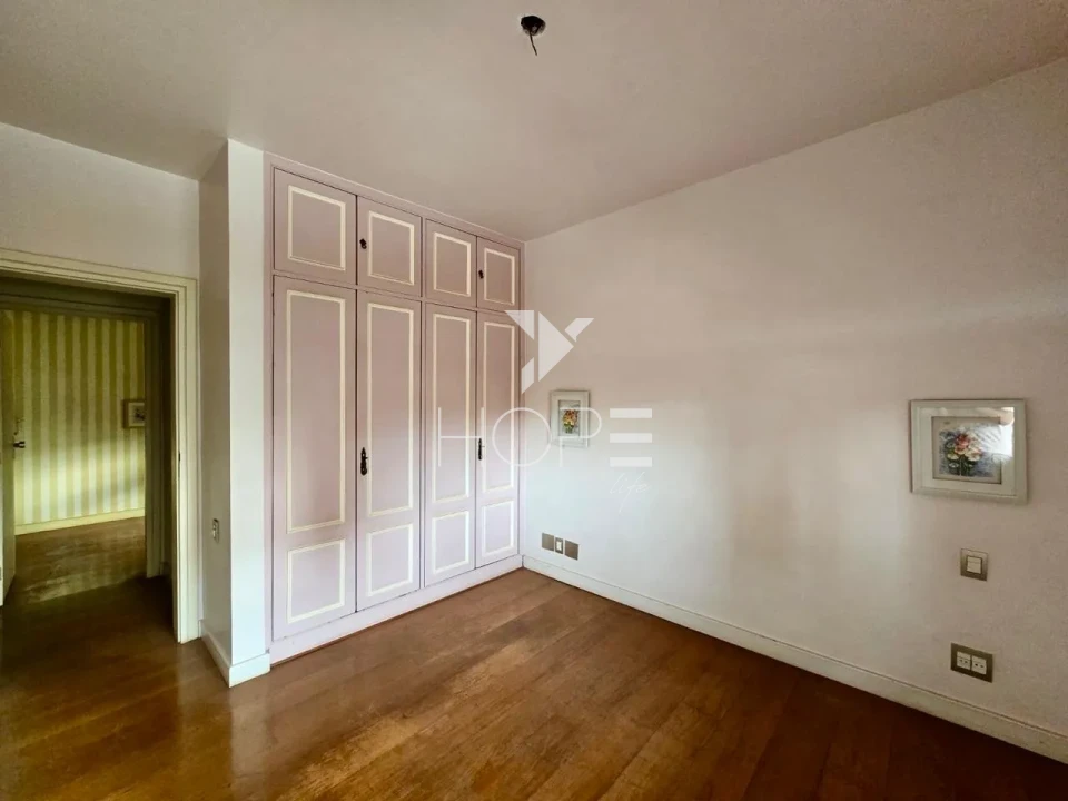 Imagens do imóveis Apartamento à Venda no Centro - 4 Quartos ( 1 Suíte)  3 Vagas - 240m² - Londrina/Pr.