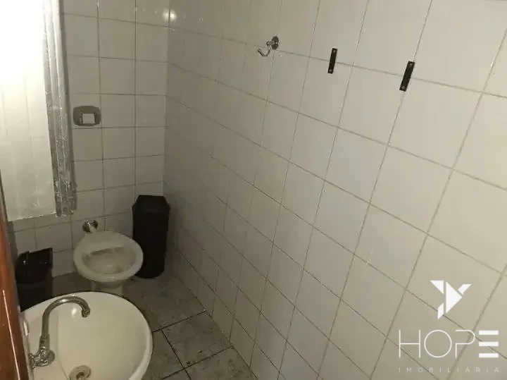 SALA COMERCIAL DE ESQUINA PARA LOCAÇÃO  NA AV. Juscelino Kubitscheck