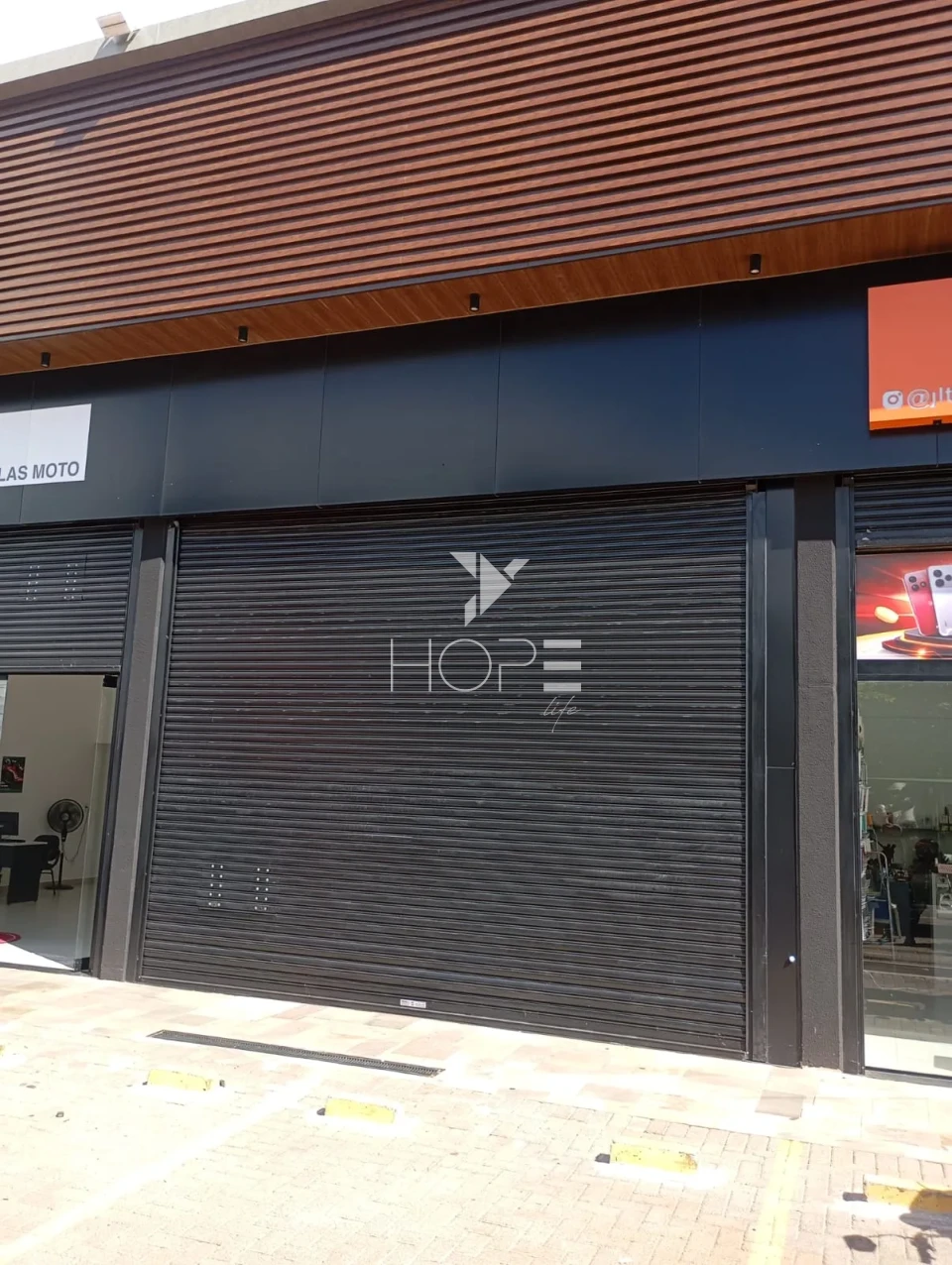 Imagens do imóveis Loja comercial para locação com 45m² - vitrine em vidro - Avenida Saul Elkind - Zona Norte - Londrina PR