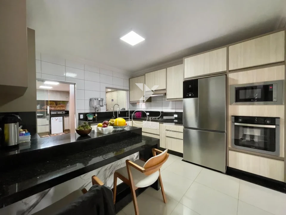 Imagens do imóveis Sobrado em Condomínio à Venda – 315m² – 4 Quartos (1 Suíte) – Vale das Araucárias – Parque Residencial Alcântara – Zona Sul – Londrina/PR