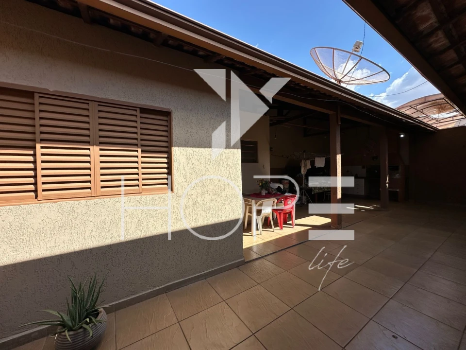 Imagens do imóveis Casa à venda/ Locação  no Conjunto José Giordano – 2 quartos (1 suíte) – 178 m² – Zona Norte – Londrina/PR