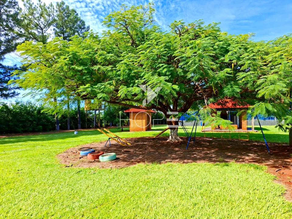 Imagens do imóveis Condomínio Riviera do Poente - chácara à venda com 1.300 m² - 2 quartos - 1 suíte - 4 vagas -  piscina - Alvorada do Sul PR