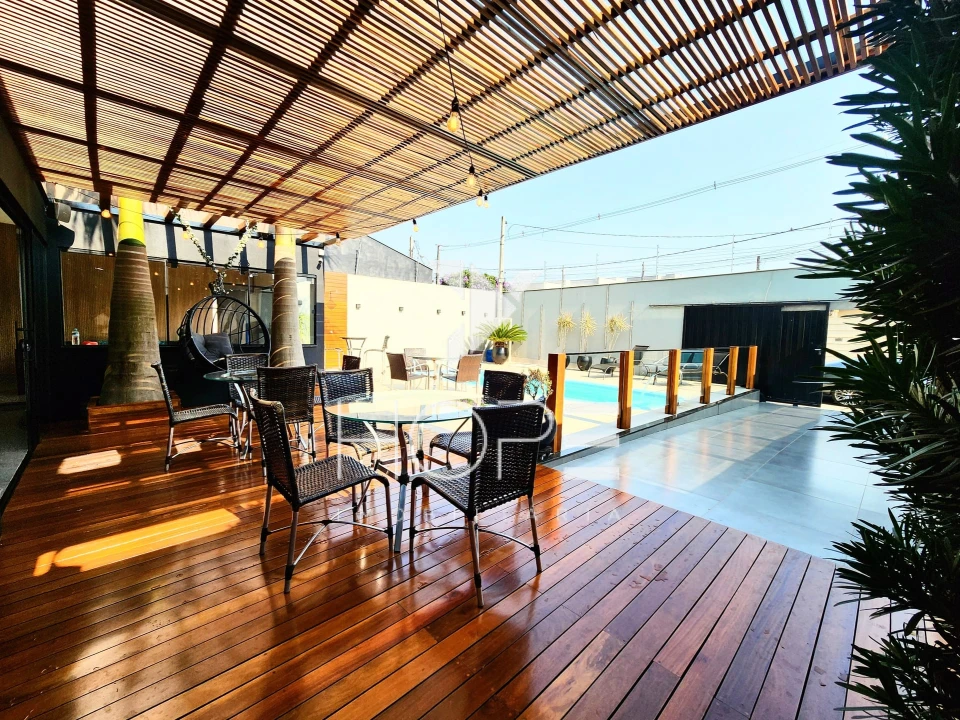 Imagens do imóveis Imóvel Comercial de Alto Padrão com Piscina e Espaço Gourmet à Venda em Cambé – Jardim do Café