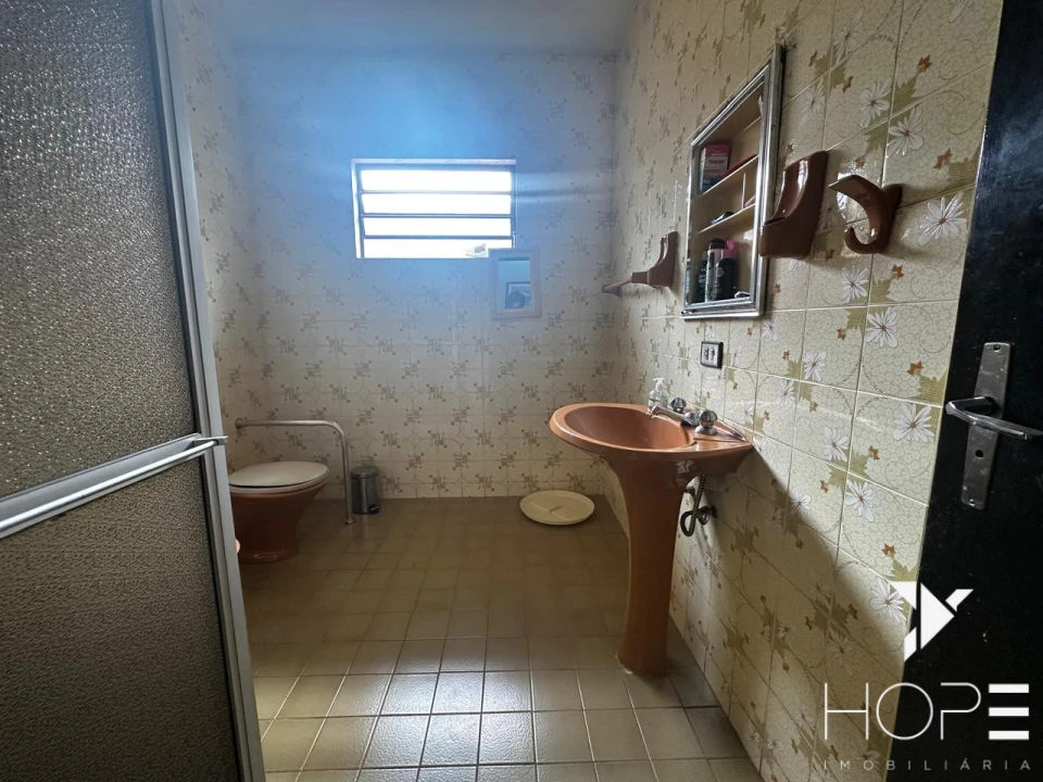 Casa à venda  próximo a Av. Higienópolis e Av. Jk.  – Londrina/PR