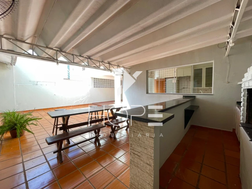 Sobrado com Edícula para Venda e Locação – 5 Quartos – Jardim Londrilar – Centro – Londrina/PR