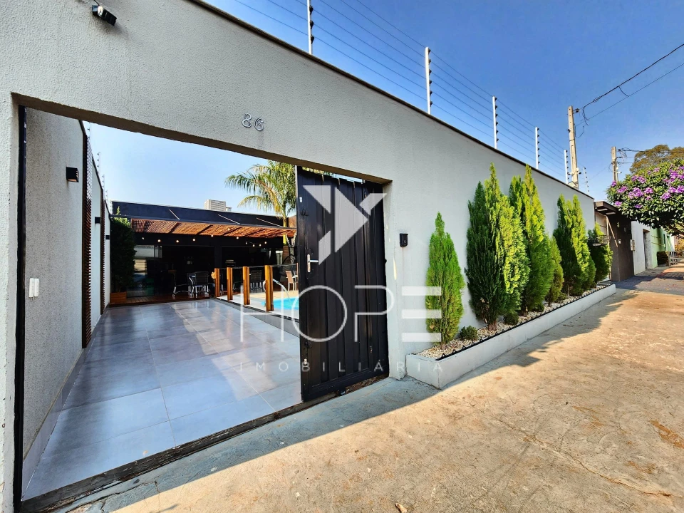 Imóvel Comercial de Alto Padrão com Piscina e Espaço Gourmet à Venda em Cambé – Jardim do Café