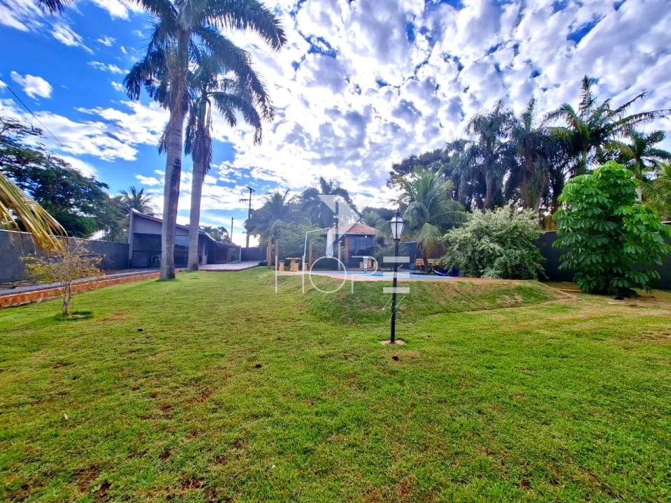 Imagens do imóveis Chácara molhada à venda com 1.872 m² - 1 quarto - piscina - salão de festas - Alvorada do Sul PR