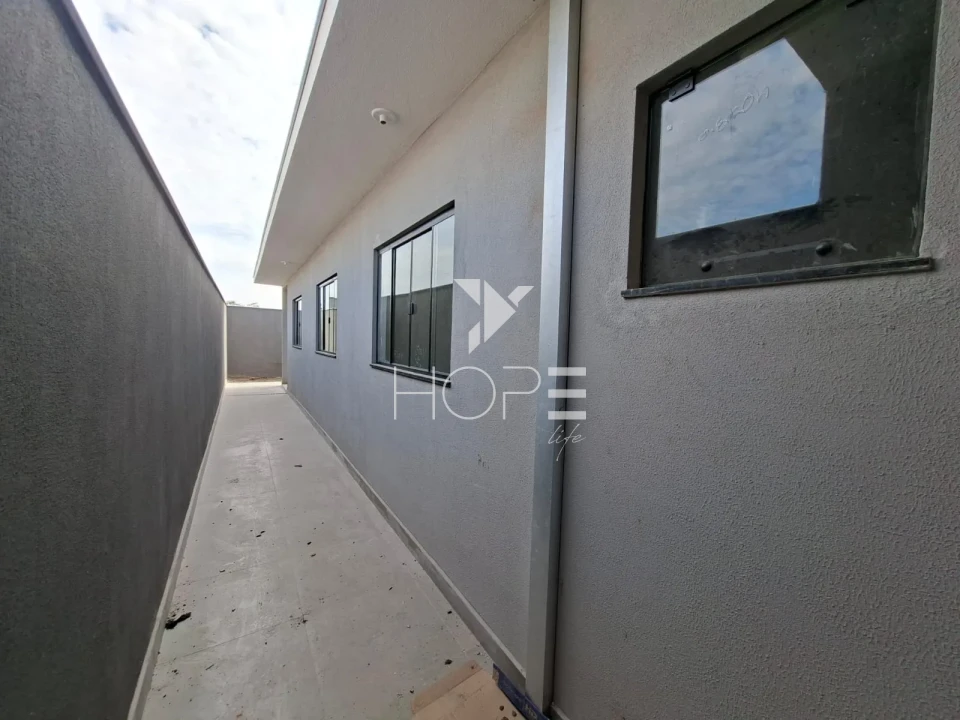 Imagens do imóveis Casa Geminada à venda com 71 m² - 3 quartos - 1 suíte - Jardim Montecatini - Zona Leste - Londrina PR