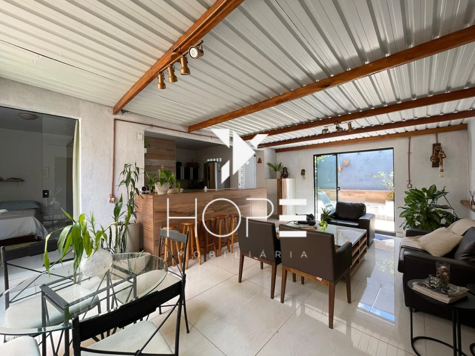 Casa à venda – 4 quartos – Jardim Alvorada – Londrina/PR