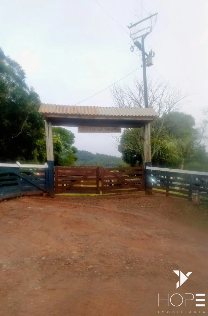 Imagens do imóveis Sítio à venda em Tamarana – Localização privilegiada na beira da estrada