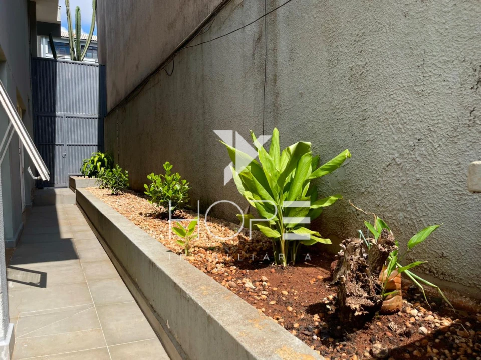 Sobrado Comercial e Residencial para Venda e Locação – 5 Quartos (2 Suítes) – Centro – Londrina/PR 