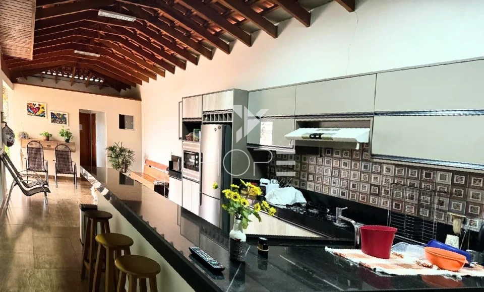 Imagens do imóveis Casa à venda com 400 m² - 3 quartos - suíte - piscina - 4 vagas - Zona Oeste - Jardim Shangri-lá - Londrina PR