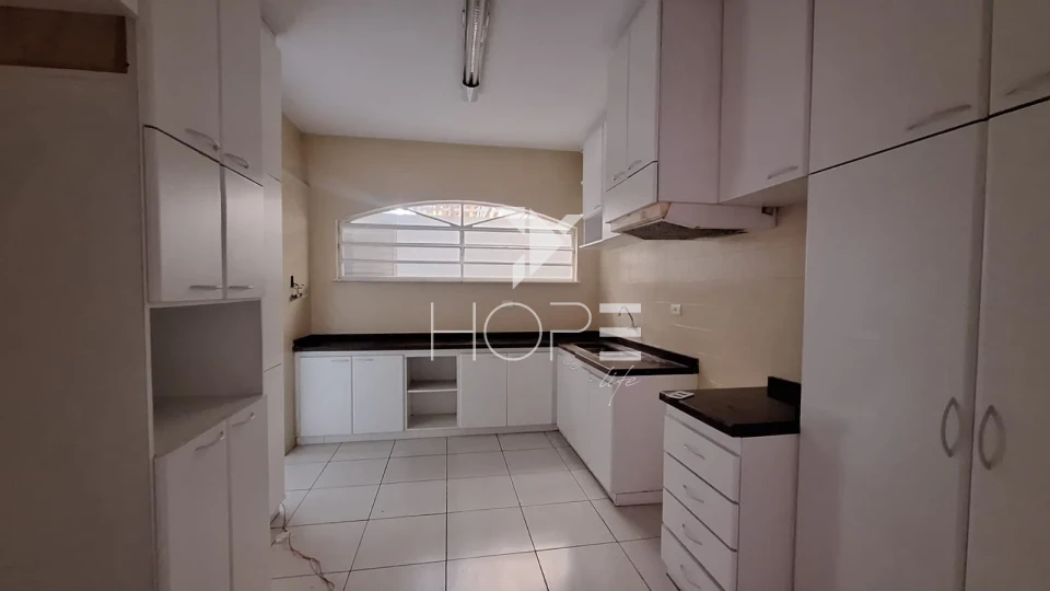Imagens do imóveis Casa comercial para locação com 350m² - 6 salas - 5 vagas - próximo ao Hospital Evangélico - Lago Parque - Londrina PR
