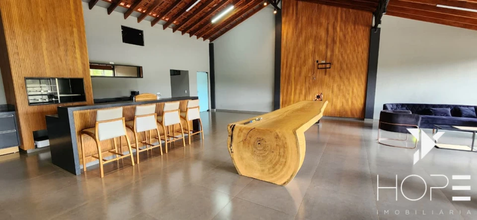 Chácara de Alto Padrão na Estrada do Limoeiro – 1.919 m² de Conforto e Natureza
