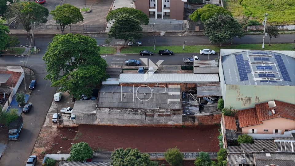 Imagens do imóveis Terreno Comercial à venda - Zoneamento ZC-2 - com 600 m² - próximo Av Tiradentes - Bandeirantes - Londrina PR