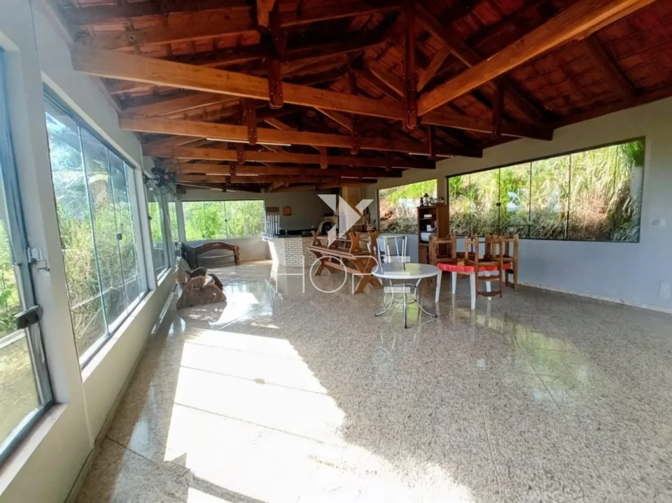 Imagens do imóveis Chácara à venda com 17.000m² - 5 quartos - 4 banheiros - 10 vagas - Estrada do Limoeiro - Londrina PR