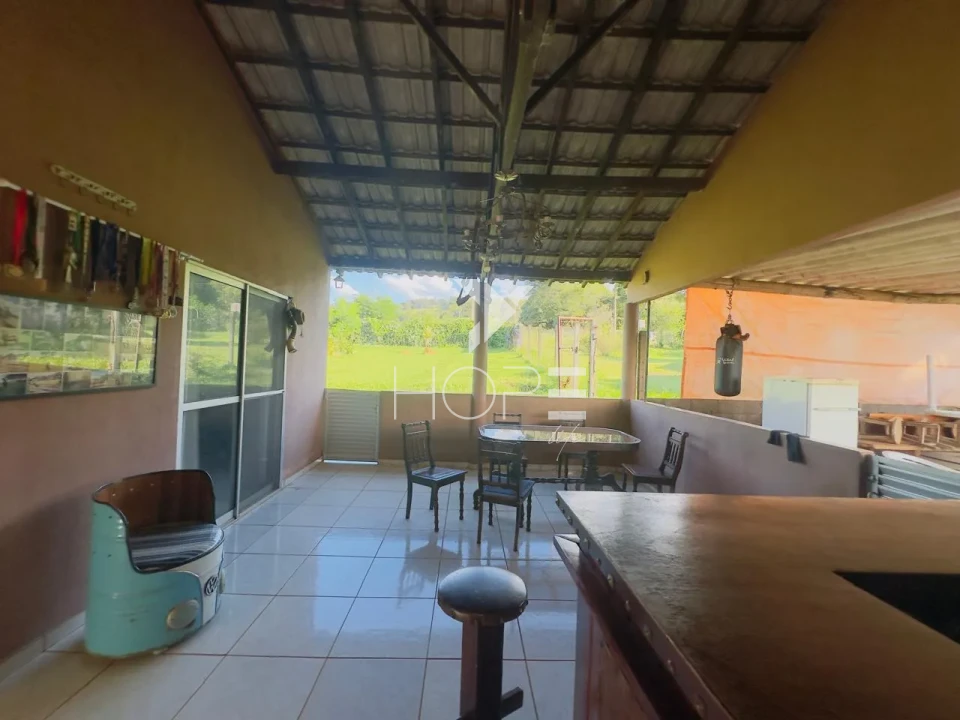 Imagens do imóveis Chácara à venda – 30.000 m² – Patrimônio Regina – Londrina/PR – Piscina e Espaço Gourmet