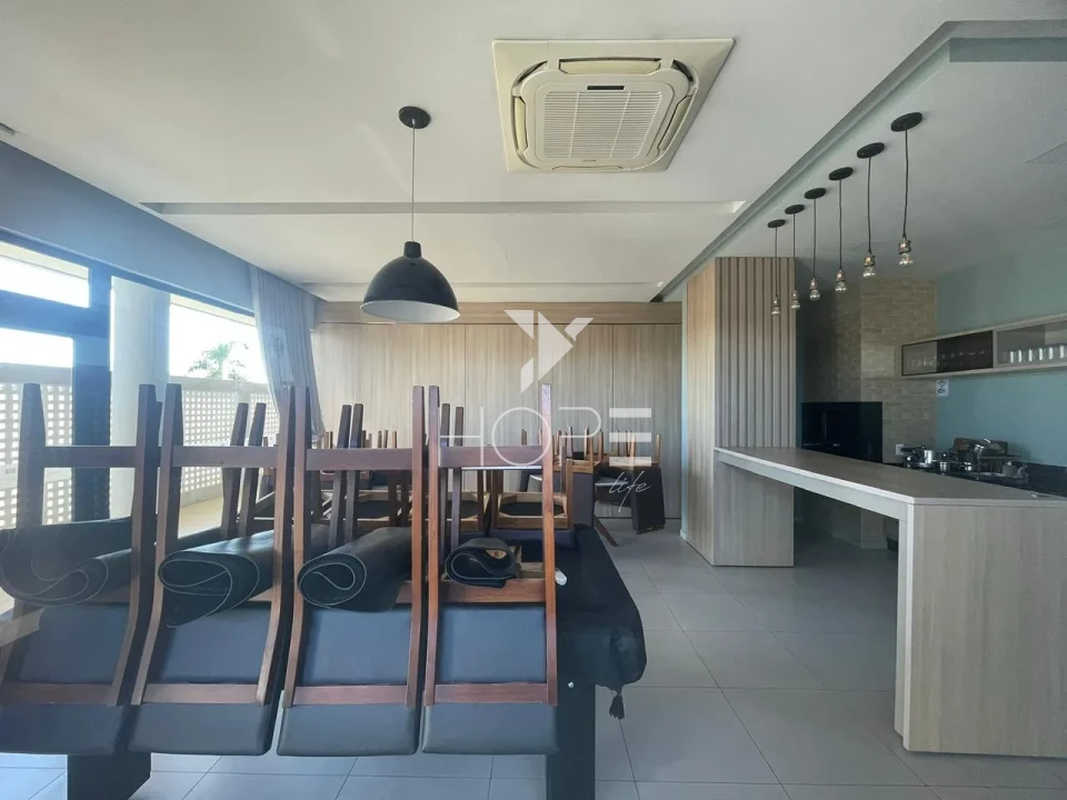 Imagens do imóveis Sobrado com Piscina à Venda - 230m² – 3 Suítes – Condomínio Araguari Tauá – Zona Leste – Londrina/PR
