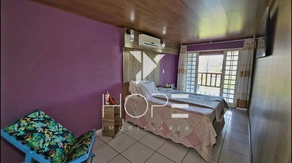 Sobrado à venda na Zona Norte de Londrina – 3 quartos