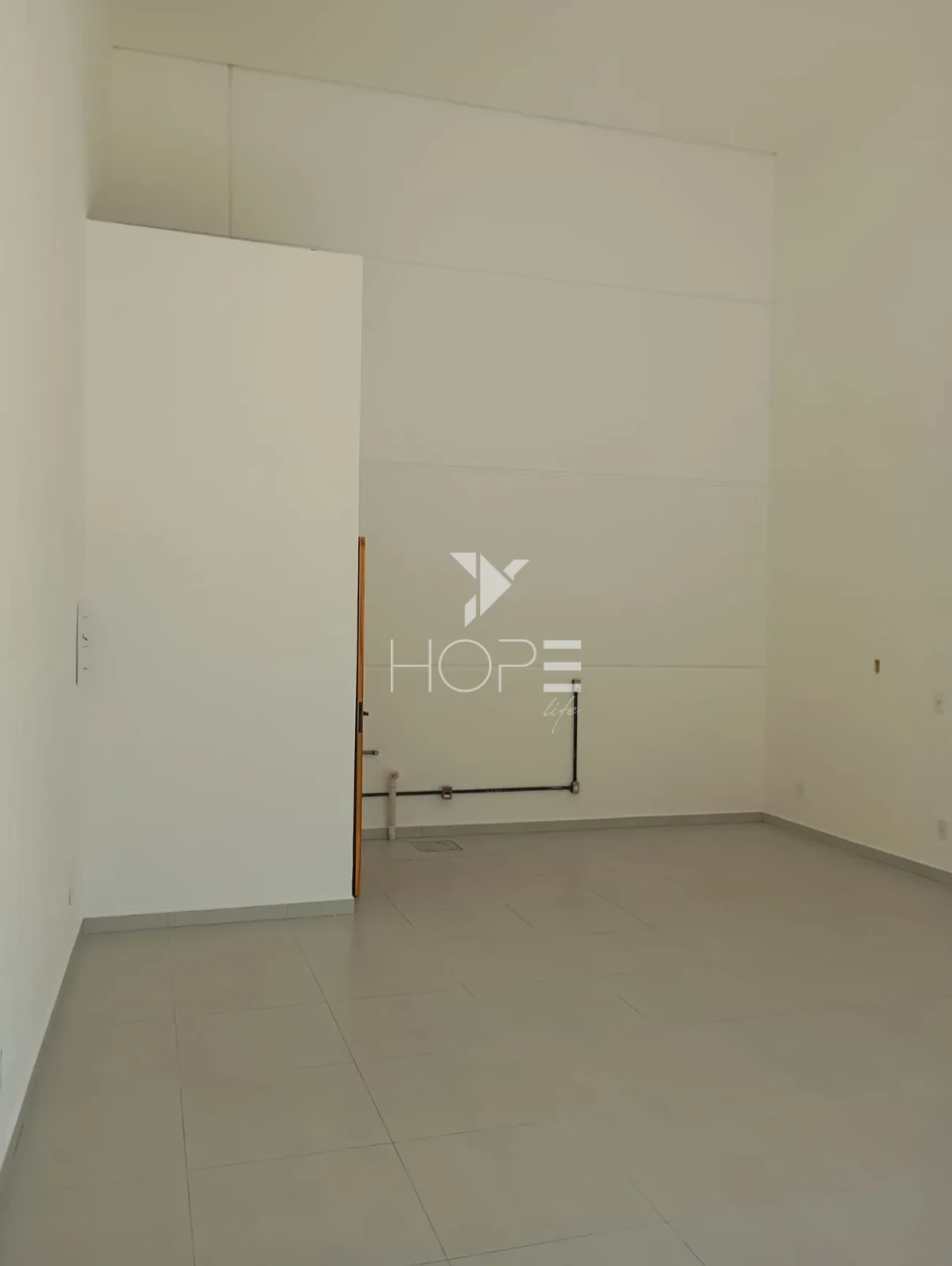 Imagens do imóveis Loja comercial para locação com 45m² - vitrine em vidro - Avenida Saul Elkind - Zona Norte - Londrina PR