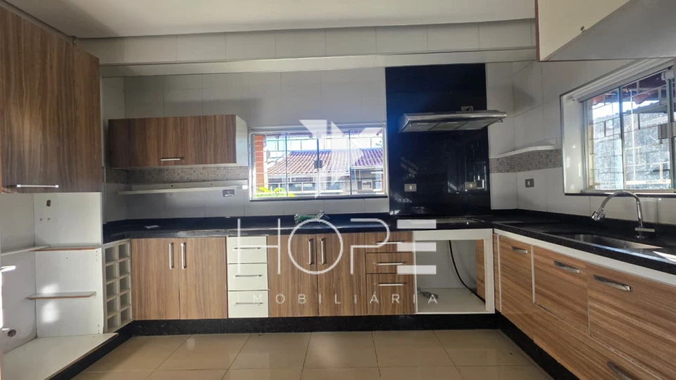 Sobrado à Venda – 390 m² – Dom Pedro - Zona Leste – Londrina/PR