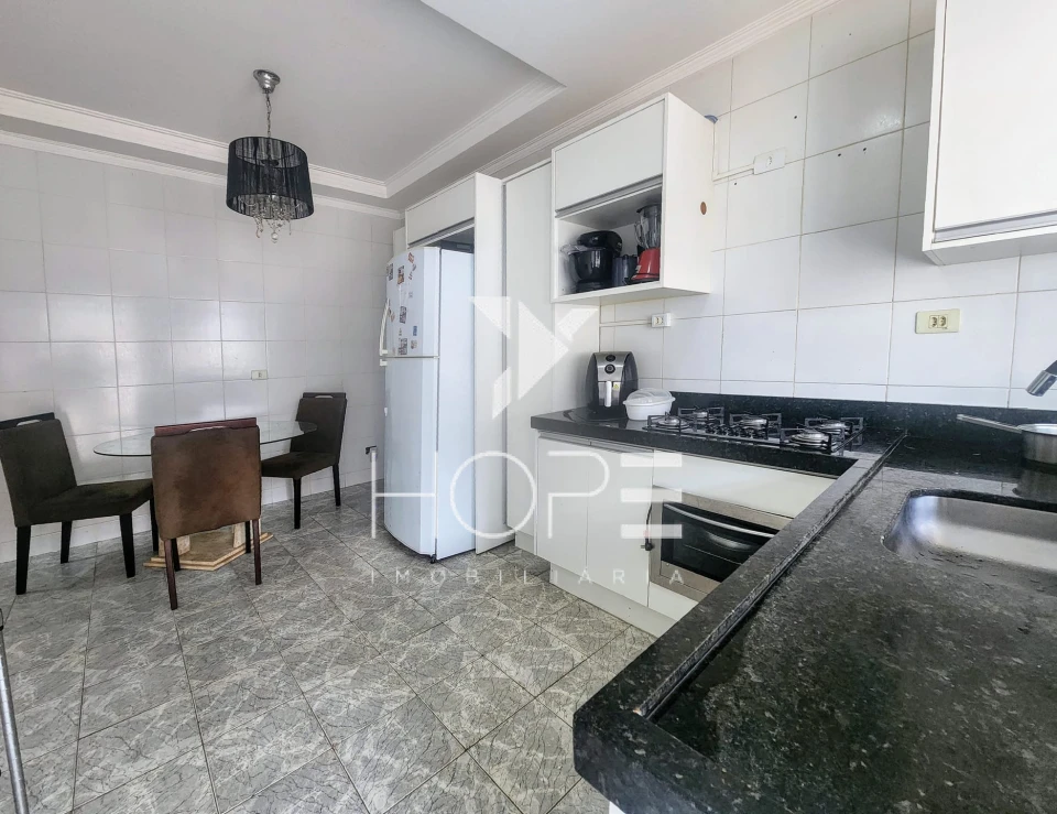 Casa com Edícula à Venda na Região Central de Londrina – Vila Larsen I / Vila Brasil