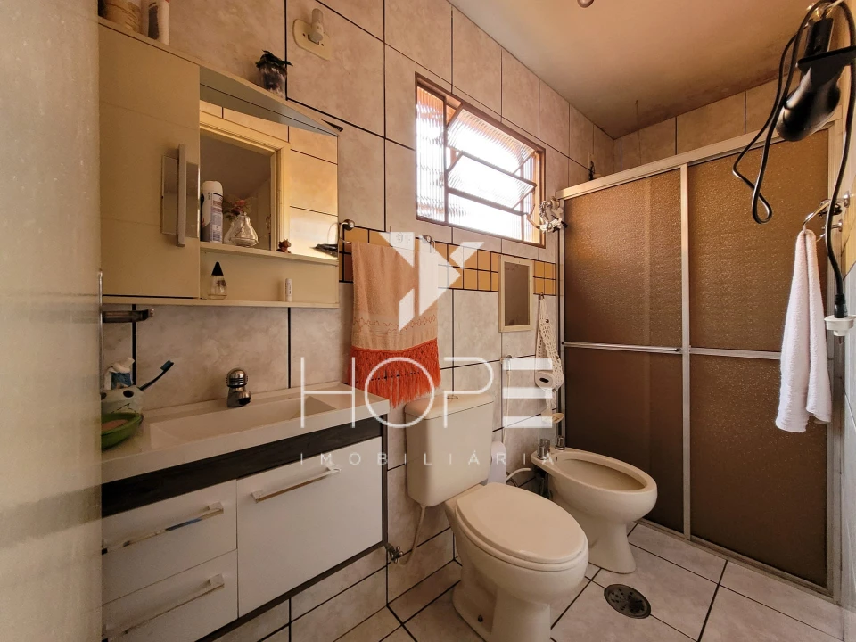 Casa com edícula à venda – 3 quartos (1 suíte) – Bairro Coliseu – Londrina/PR