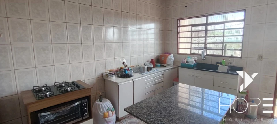 Sobrado comercial à venda – 246 m² – Jardim São Lourenço – Londrina/PR