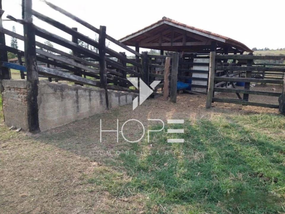 Sítio à venda – 25 alqueires (605.000 m²) – Araçoiaba da Serra/SP