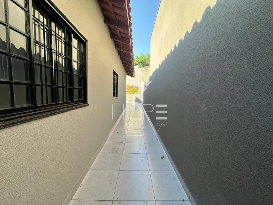 Imagens do imóveis Casa Geminada à venda  03 quartos - 67 m² com quintal - Jd. Columbia - Londrina/Pr.