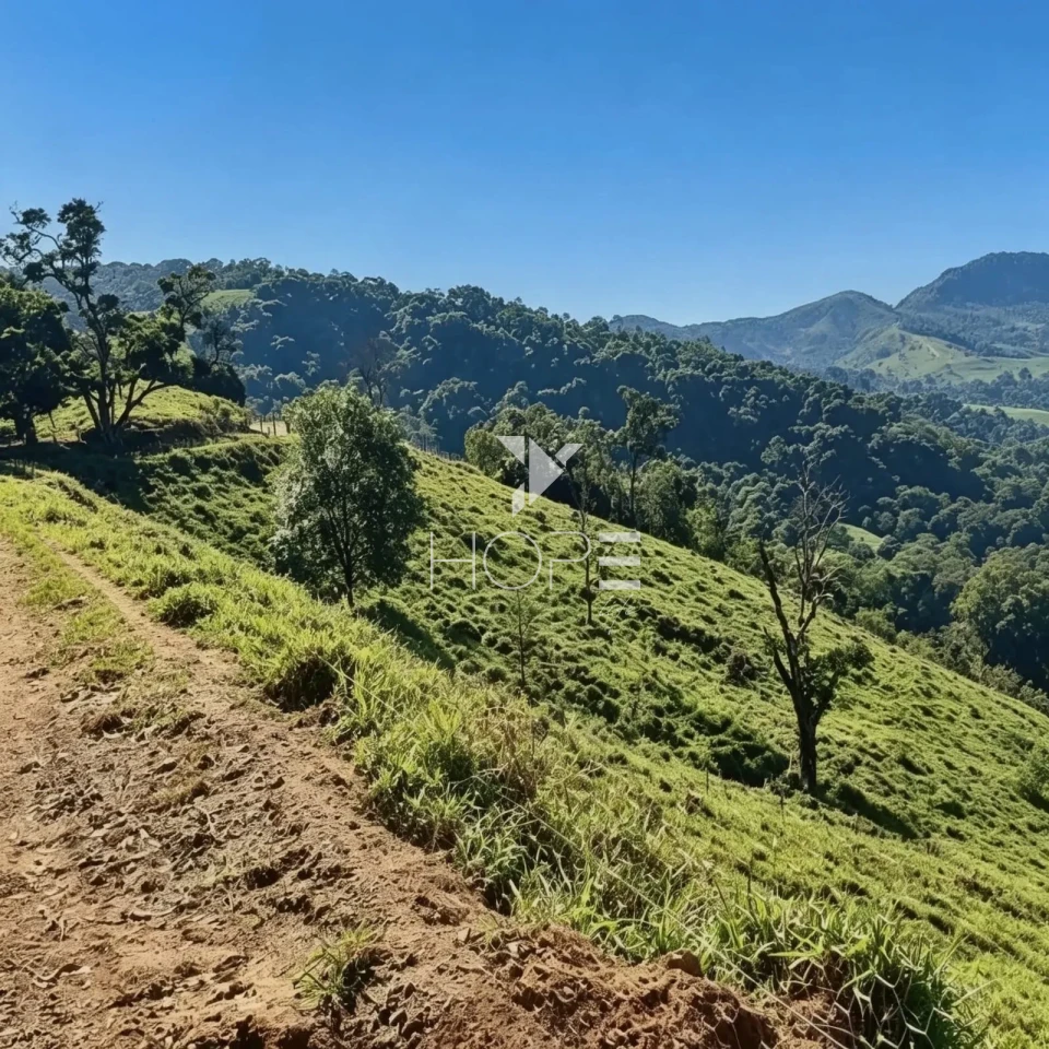 Imagens do imóveis Fazenda à Venda com Potencial Turístico – 30 Alqueires – Capitólio/MG