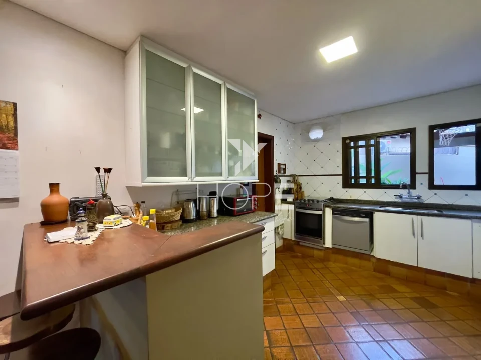 Imagens do imóveis Sobrado à Venda com Piscina – 301m² – 3 Quartos (1 Suíte) – Tucano – Zona Sul – Londrina/PR