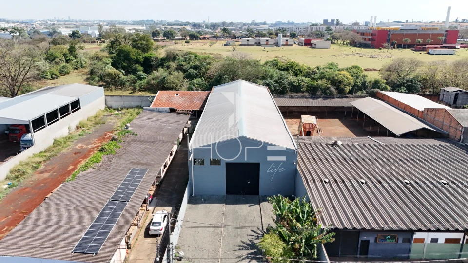 Imagens do imóveis Barracão à venda e locação com 750 m² + mezanino - pé direito 6 m - próximo Av Tiradentes - Bandeirantes - Londrina PR