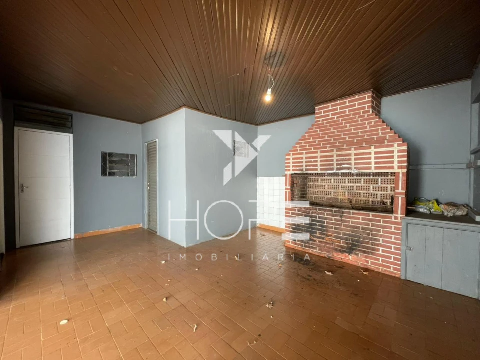 Sobrado Comercial e Residencial para Venda e Locação – 5 Quartos (2 Suítes) – Centro – Londrina/PR 