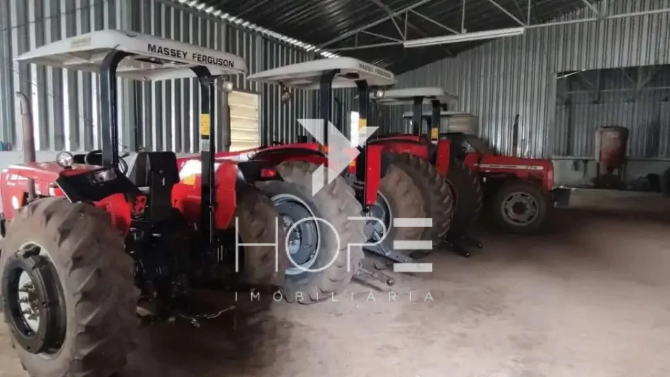 Fazenda à venda – 51 alqueires – Estrutura completa para pecuária leiteira – Angatuba/SP