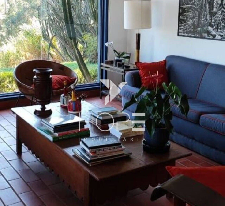 Fazenda à venda na região de Botucatu/SP – 119,5 alqueires – Rica em água