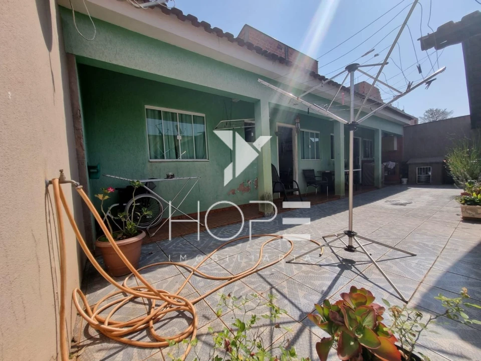 Imagens do imóveis Casa com Edícula à Venda na Zona Oeste de Londrina – Bairro Olímpico